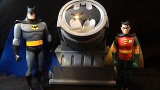A look at the dc collectibles batman animated series & robin w/ bat
signal review. check out monster's channel: https://m./user/pre...