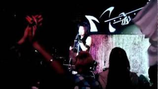 Elya Chavez - Vinovata Sama (Live in Moscow, V Osade show, 29-Oct-2011) 【HD】 Elya Chavez - Vinovata Sama (Live in Moscow, V Osade show, 29-Oct-2011) 【HD】