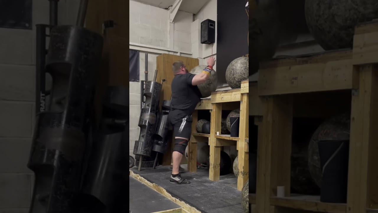 OMG Moment 😱 How quickly does Luke Richardson put a 200kg stone up!!!!