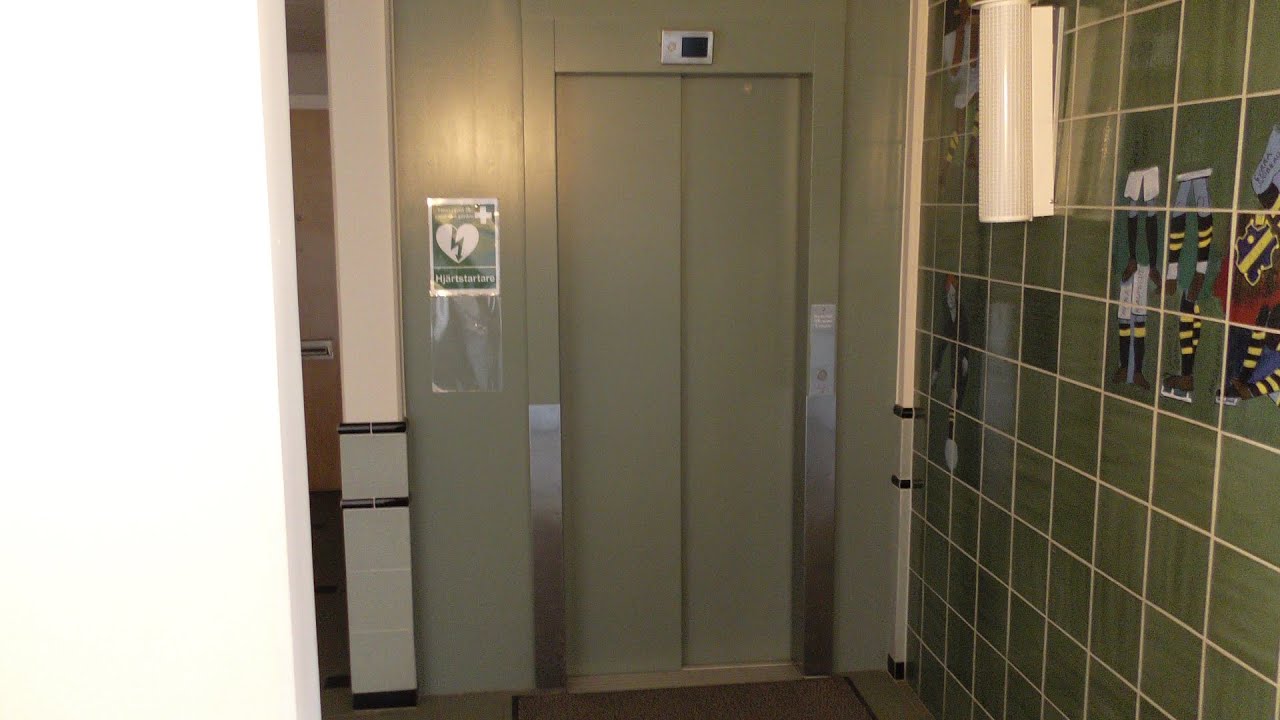 Deve Schindler (Hiss-Craft mod.) Traction Elevator @ Katrinebergsbacken 16, Stockholm, Sweden!