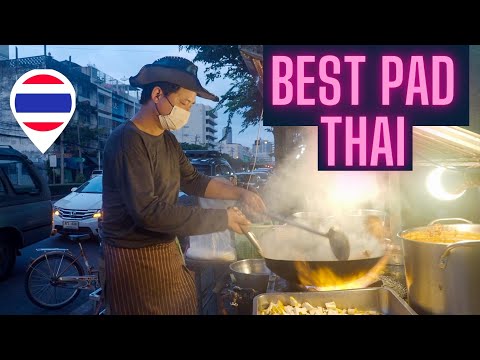 🇹🇭 OLD TOWN BANGKOK'S BEST CHICKEN RICE? ฝรั่งกินอาหารไทย @theroamingcook