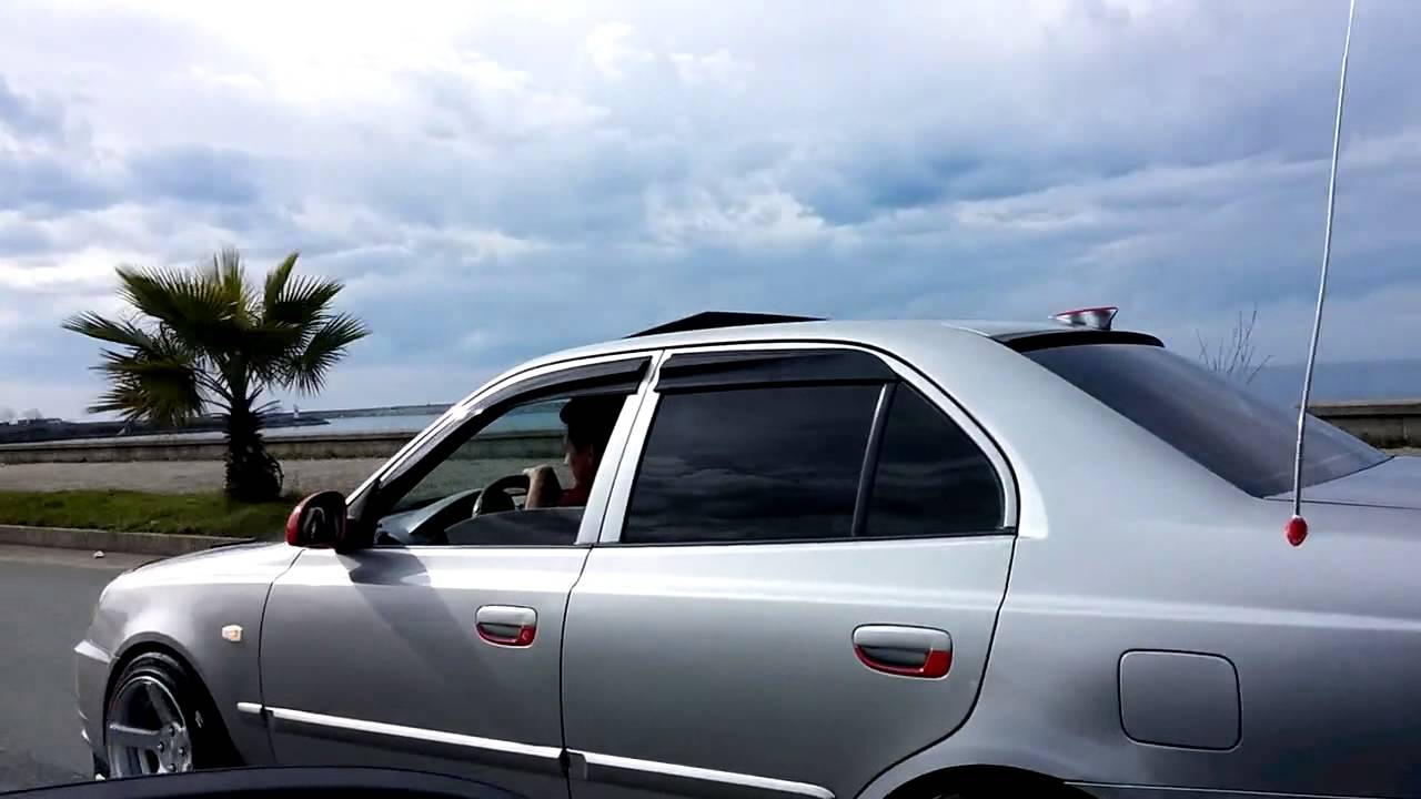 Hyundai Accent Era Vs Accent Admire Gezinme Youtube Hyundai Accent Era Vs Accent Admire Gezinme Youtube