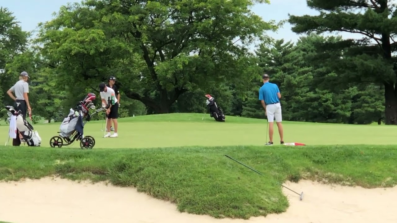 Birdie putt at Weibring
