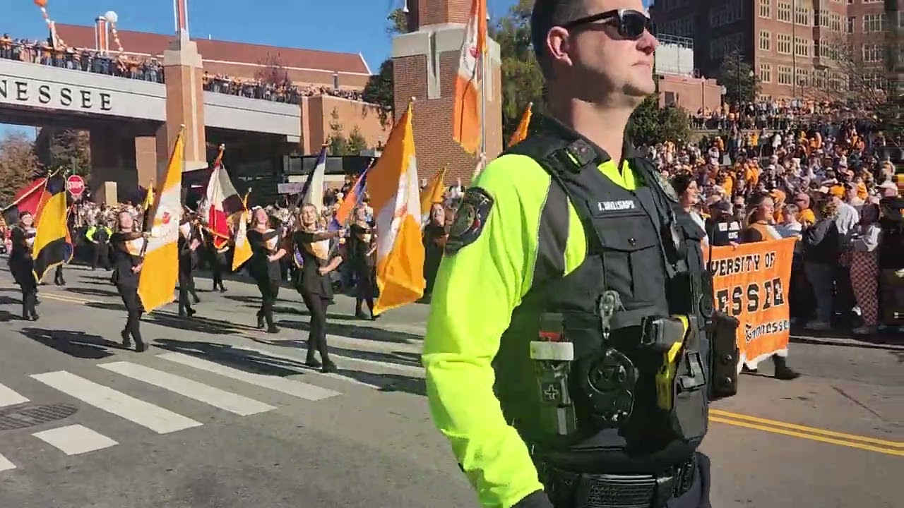 2023 Homecoming UT vs UCONN march to stadium