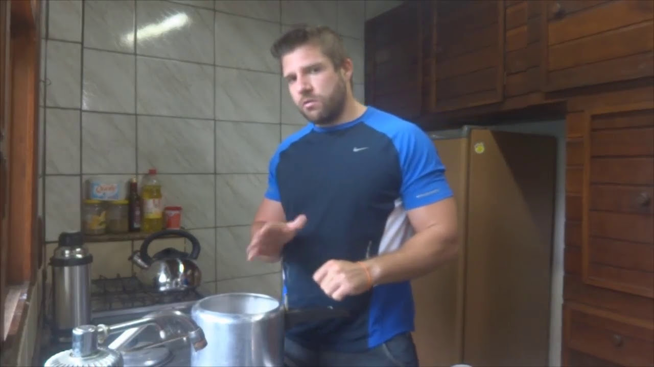 TRUQUE DE COZINHA - Como DESFIAR FRANGO fácil e RAPIDAMENTE