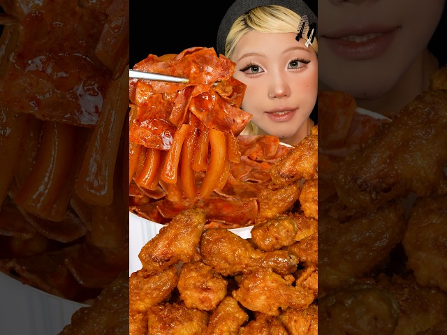 베이컨에 뒤덮인 마라엽떡에 바삭한 허니콤보????Mala Tteokbokki & Crispy Honey-Glazed Fried Chicken MUKBANG ASMR