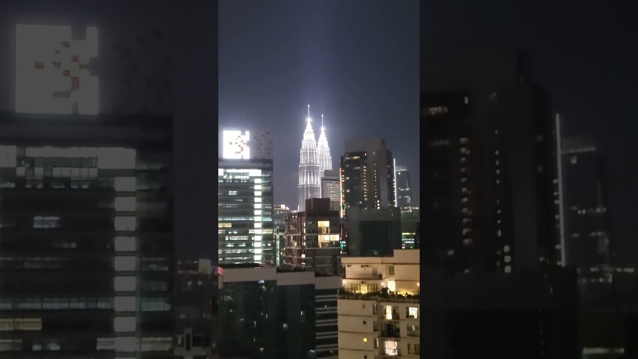 NIGHT VIEW DE LA ETAJUL 24 - KUALA LUMPUR 