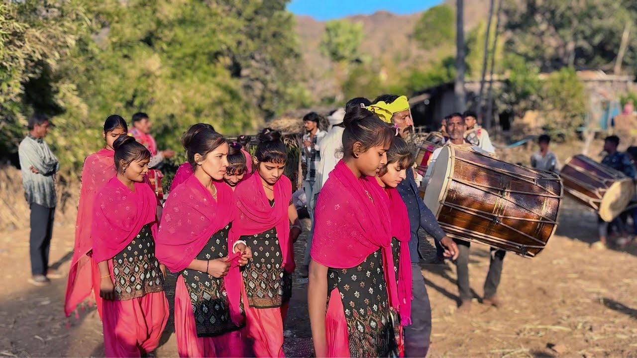 ઈંધ મહોત્સવ: આંભાચાપડીના યુવાનો અને બાળકોનો અદભૂત ઢોલ ડાન્સ | पारंपारिक ढोल नृत्य 🥁