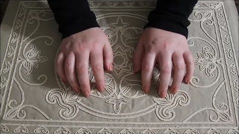 ASMR ~ Scratching My Placemat ~ Soft Spoken/No Talking after 15:04