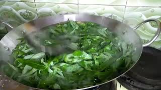Tips on how to boil cassava leaves quickly soft and stay green screenshot 5