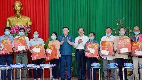 Chủ tịch Quốc hội thăm, tặng quà Tết gia đình chính sách, hộ nghèo, đồng bào dân tộc tỉnh An Giang