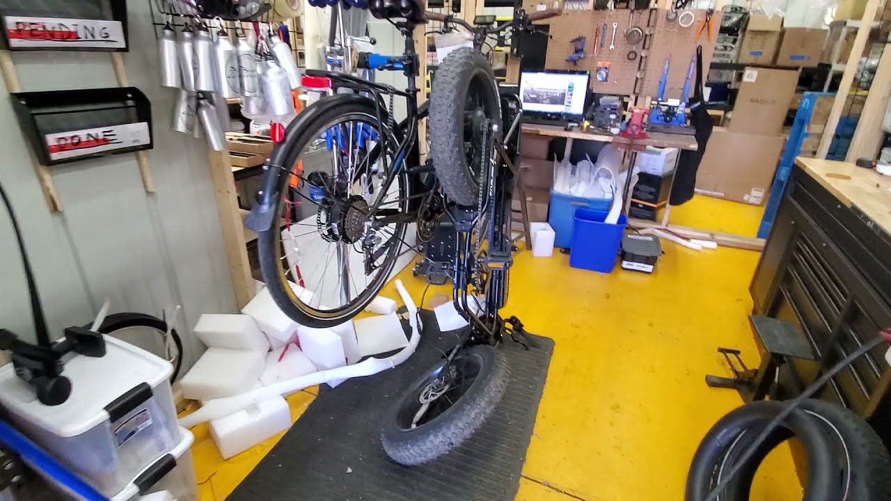 Иркутсктегі жезөкшелер Трусикасыз төрт аяқпен тұрған фото