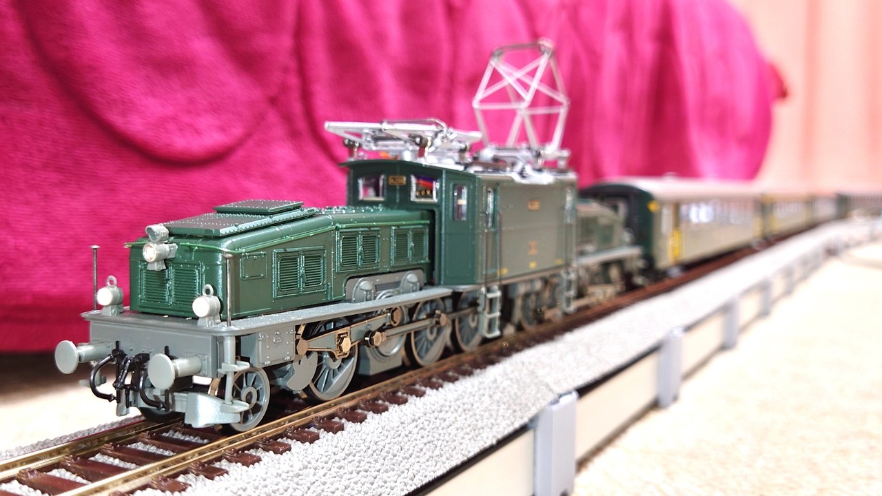 HO】ROCO SBB Ce 6/8 II 14266 'Krokodil' - YouTube
