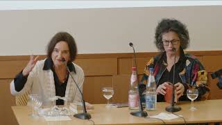 Daniela Dahn: Was man (nicht) wußte
Gespräch mit Susan Neiman im Rahmen der Tagung Zwischen Praxis und Propaganda. Antifaschismen in der DDR am 8. Mai 2026 Daniela Dahn: Was man (nicht) wußte