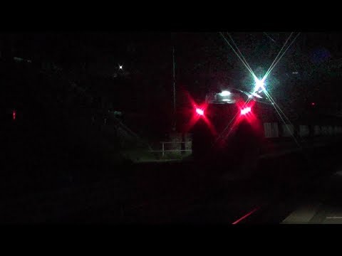 アーク放電⚡【E353系特急あずさ】中央東線みどり湖駅　Passing at 130Km / h in the evening.