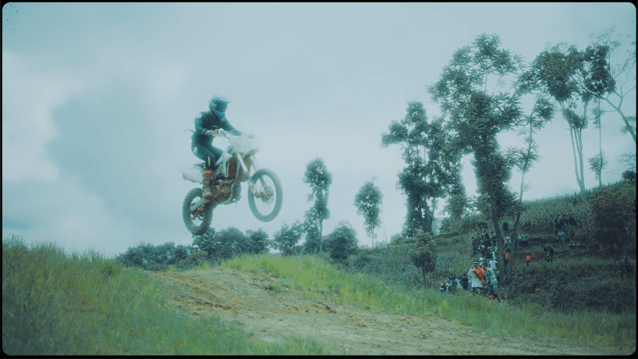 Dirt Temple - History In The Making | Race day highlights |  DT977