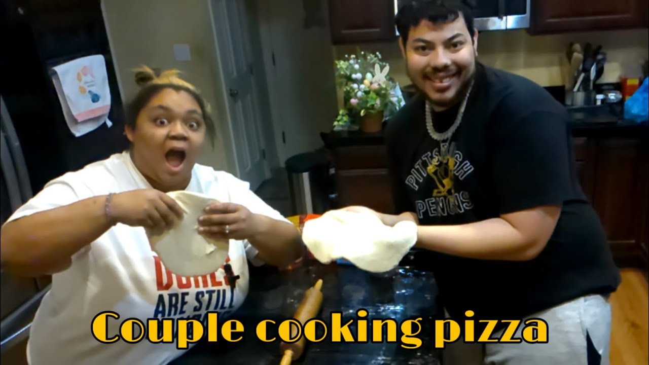COUPLES COOKING CHALLENGE || pizza edition - YouTube