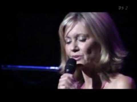 Olivia Newton-John/ Chloe Lattanzi~OVER THE RAINBOW-2003