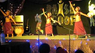 Te Tama Maohi, performed at Holy Cross School Talent Quest. September 2012