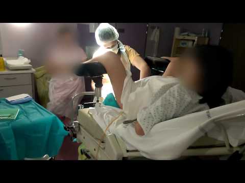 Vidéo: Une Femme Hispanique Simule La Mort De Son Bébé Pour Le Vendre