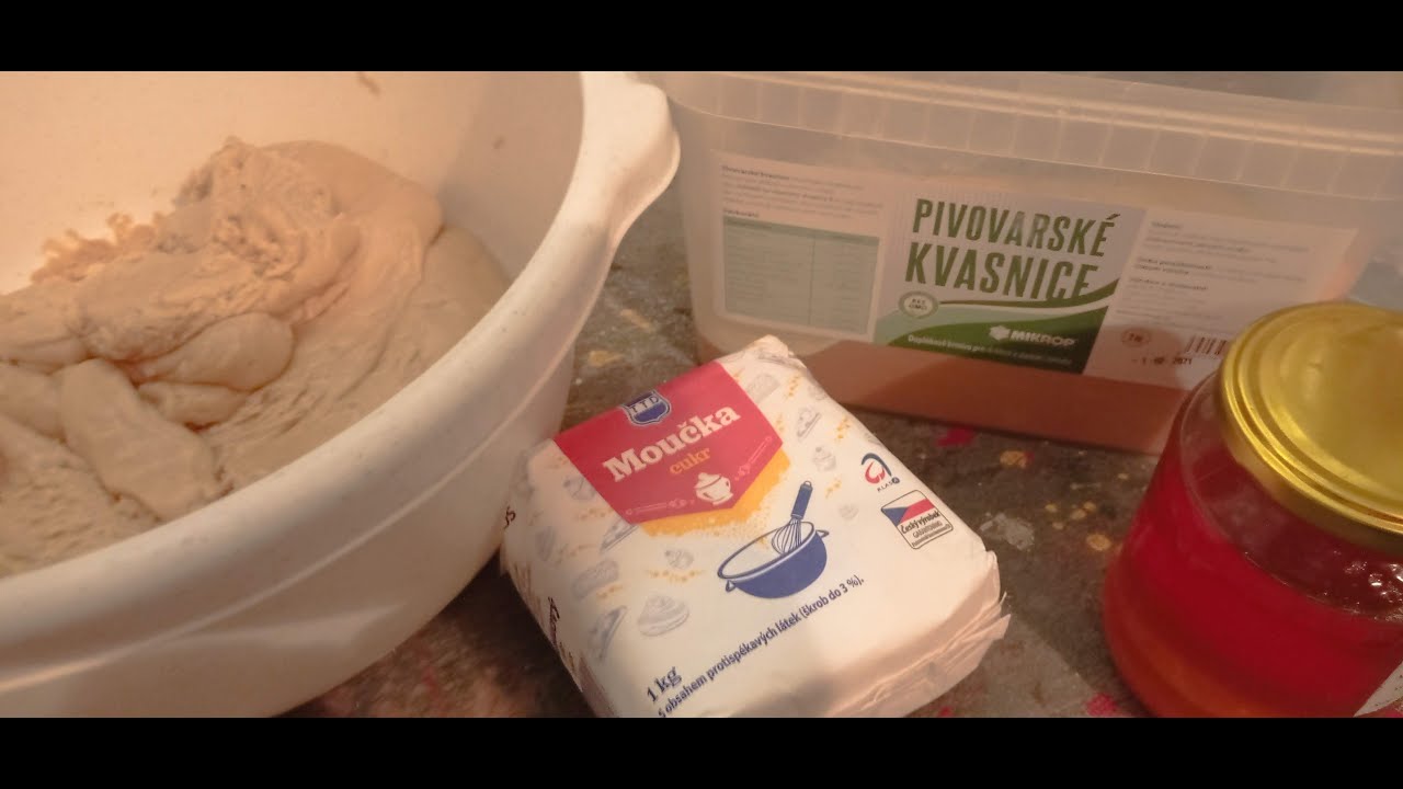 Jarní medocukrové těsto s bílkovinou (kvasnicemi) do včelstev a oddělků, výroba - postup.