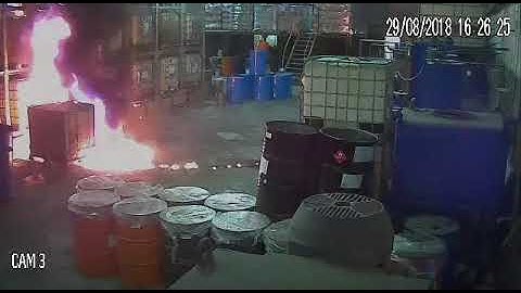 Tote static electricity fire