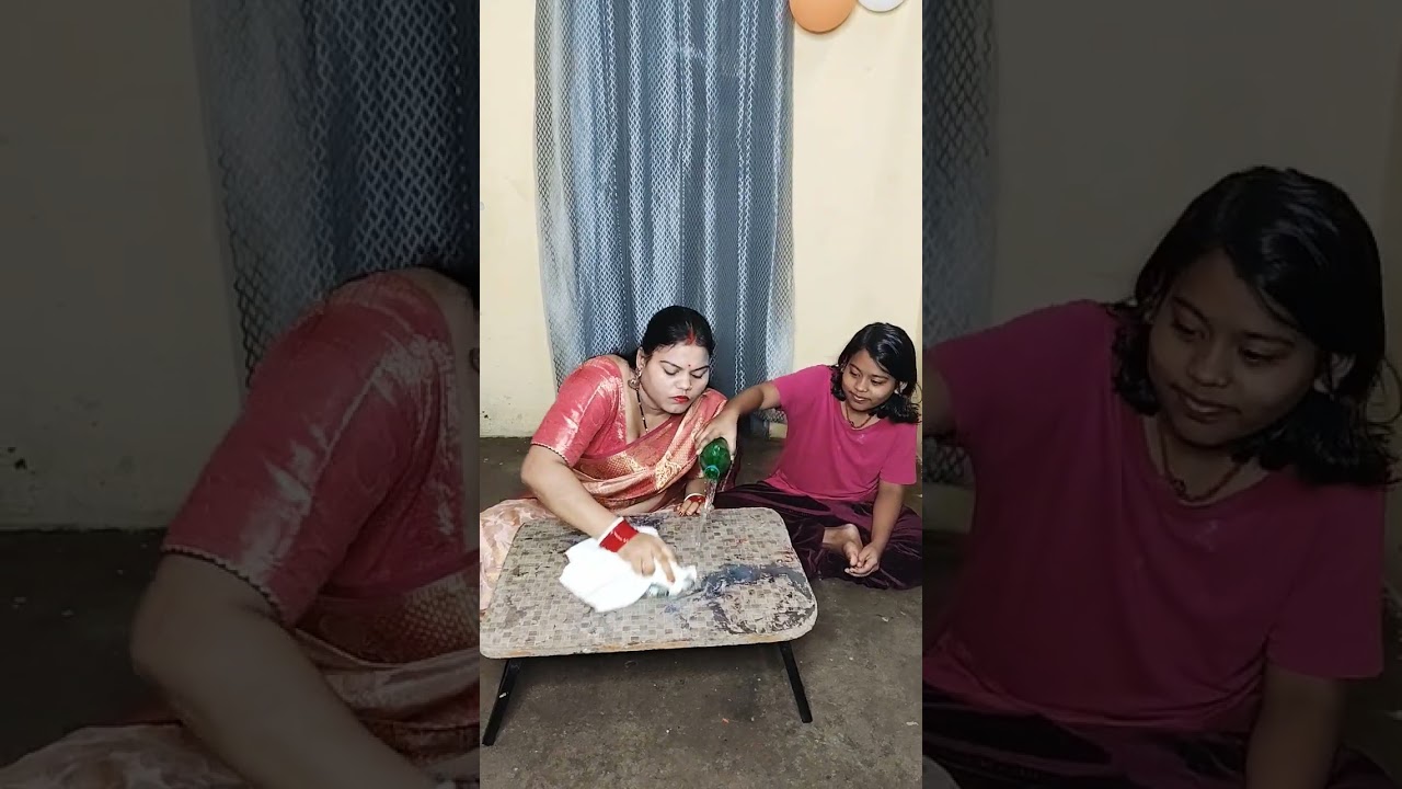 mummy clean the table but daughter Frank mummy 😁😄😃😀 