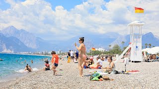 Dünyaca Ünlü Sahilde Sosyal Mesafeli Yoğunluk