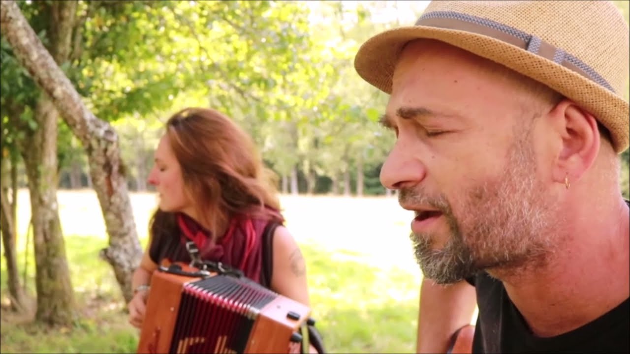 Manyl & Cie - La Tête Ailleurs (Blanche Epine)