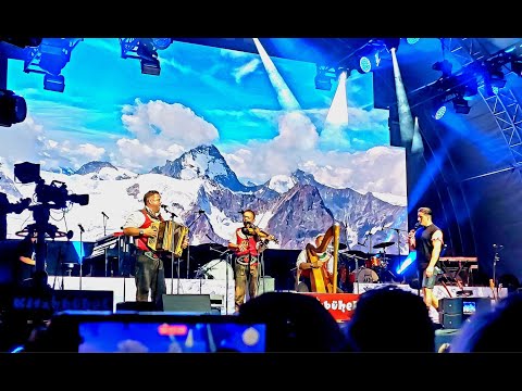 Ursprung Buam gemeinsam mit Andreas Gabalier in Kitzbühel A Steirermadl a Tiroler Bua