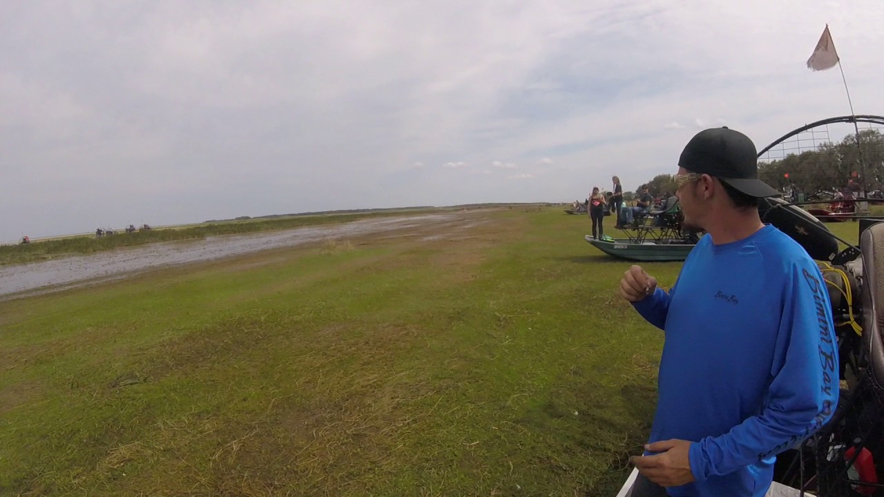 Some airboat races. - YouTube