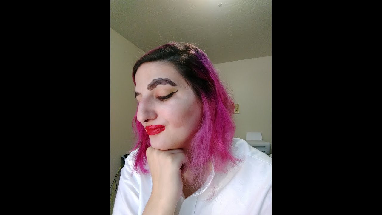 Full Face Squiggle Makeup