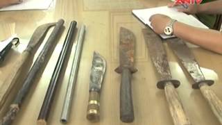 Mâu thuẫn khi hát karaoke, vác đao kiếm đi hỗn chiến