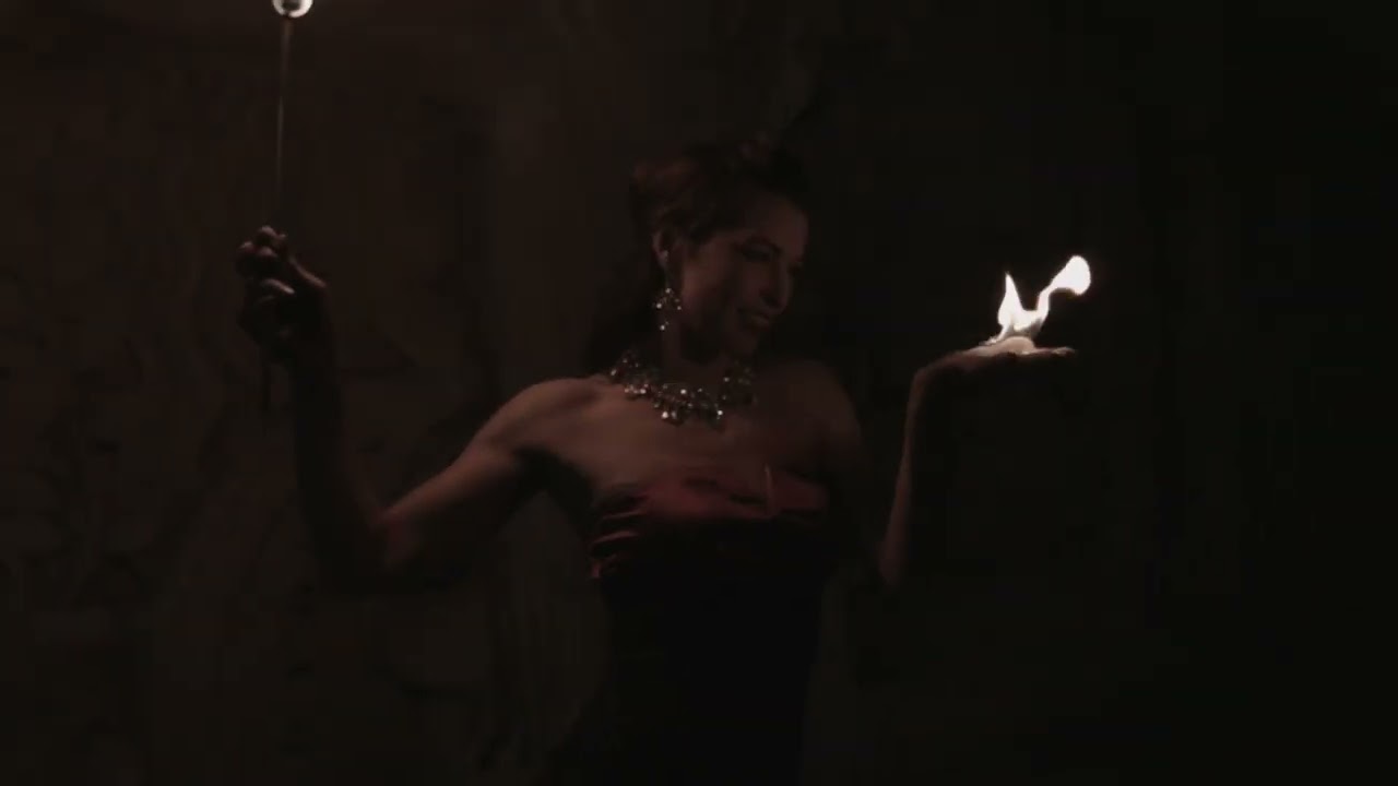 Cabaret / Close-Up – Fire Eating Performance