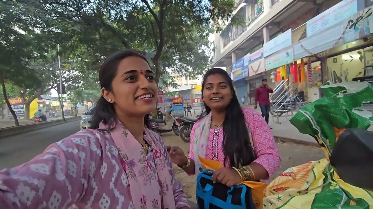 आम्ही सगळी family गेलो shopping ला😍| सासूबाई झाल्या emotional 🥺￼