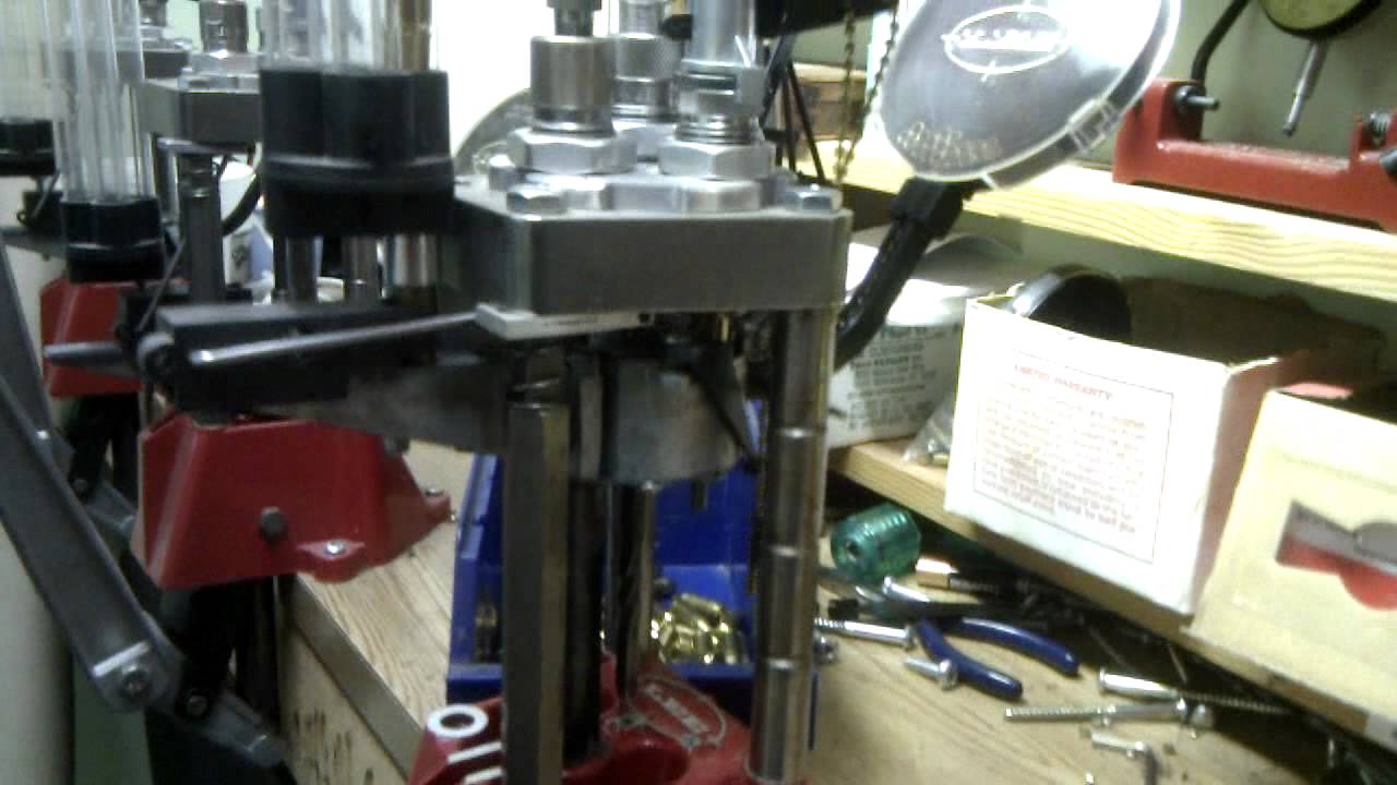 Lee Pro 1000 with installed bulletfeeder - YouTube