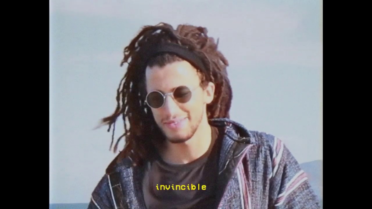 Guarda AZAR - invicible (music video) su YouTube Guarda AZAR - invicible (music video) su YouTube