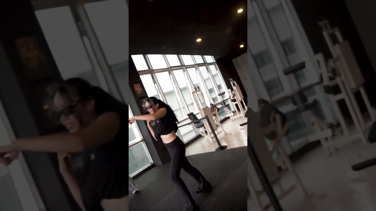 Watch DOLLA throwin' hands on YouTube Watch DOLLA throwin' hands on YouTube