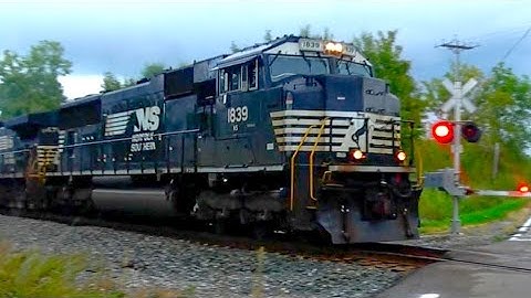 CSX and NS Trains Meet w CSXT 8907 ST70AH! CSX Train Meets CSX Tank Train! CSX DPU + More Trains!