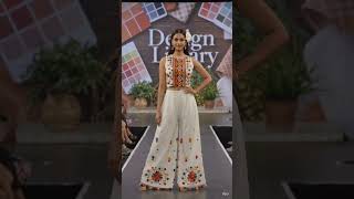 #femaleoutfits #ethnicwear #indiandesignerwear #indianfashion #urbanoutfit