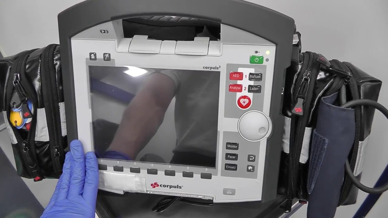 Geräte im Rettungswagen & NotarztEF EKG/Defibrillator Corpuls3 (