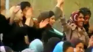 جوانه می زنم به روی زخم بر تنم فقط به حکم بودنم که من زنم، زنم، زنم