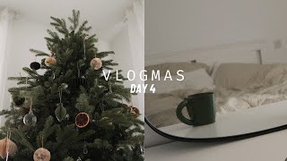 VLOGMAS Day 4 | Making Festive Candles &amp; Cinnamon White Hot Chocolate