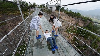 VIDEO LUCU BANGET BIKIN NGAKAK GARA GARA JEMBATAN KACA