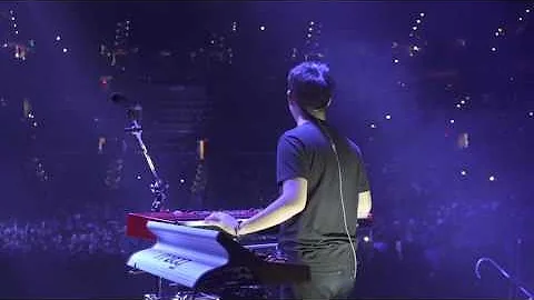 The Chainsmokers - LIVE "CLOSER" Piano Solo (Memories Do Not Open Tour)