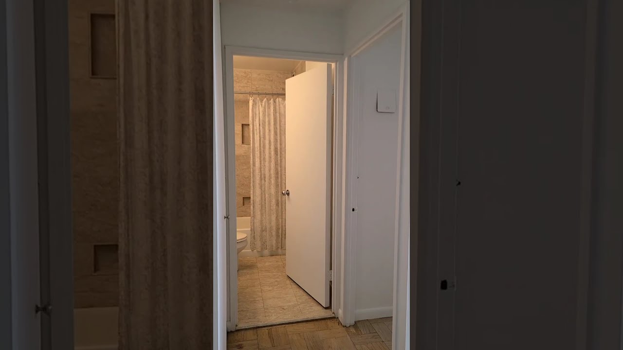 Manhattan Place Condominium 17R Luxury 1 Bedroom Doorman Building with Free Pool & Gym & River View!