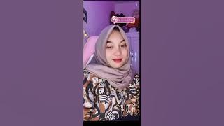 cewek hijab live TT GEDE pamer dada bahan CRT mu bolo. 💦