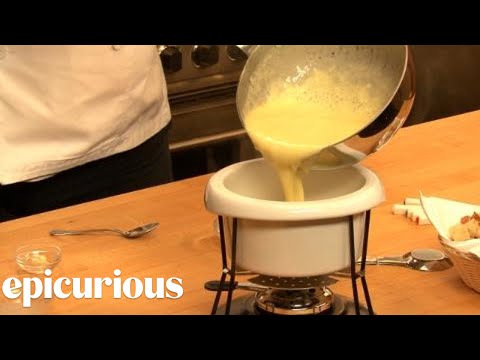 How To Make Swiss Cheese Fondue-11-08-2015