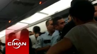Uçak 3 Saat Rötar Yaptı, Yolcular Tepki Gösterince Polis Gözaltına Aldı