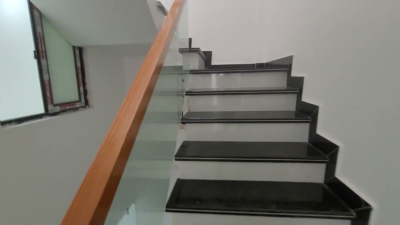 mẫu nhà 4 tầng xây độc lập sân cổng riêng. tôn Đức... - youtube